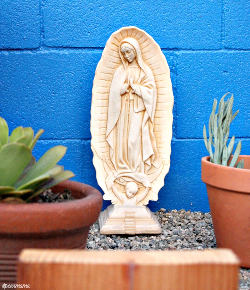 virgen-mary-statue-blue-wall